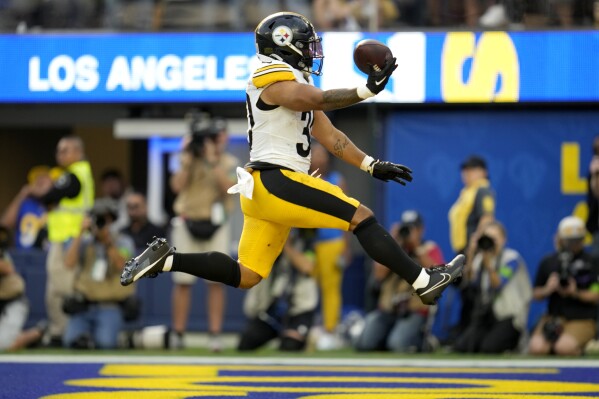 Steelers offense awakens in fourth quarter rallies for a 24 17